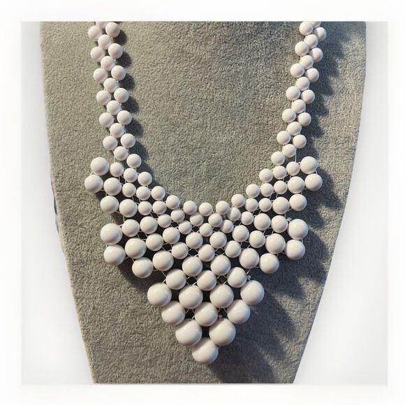 Vintage MCM White Acrylic Beaded Collar Bib Statement Necklace - Picture 1 of 4